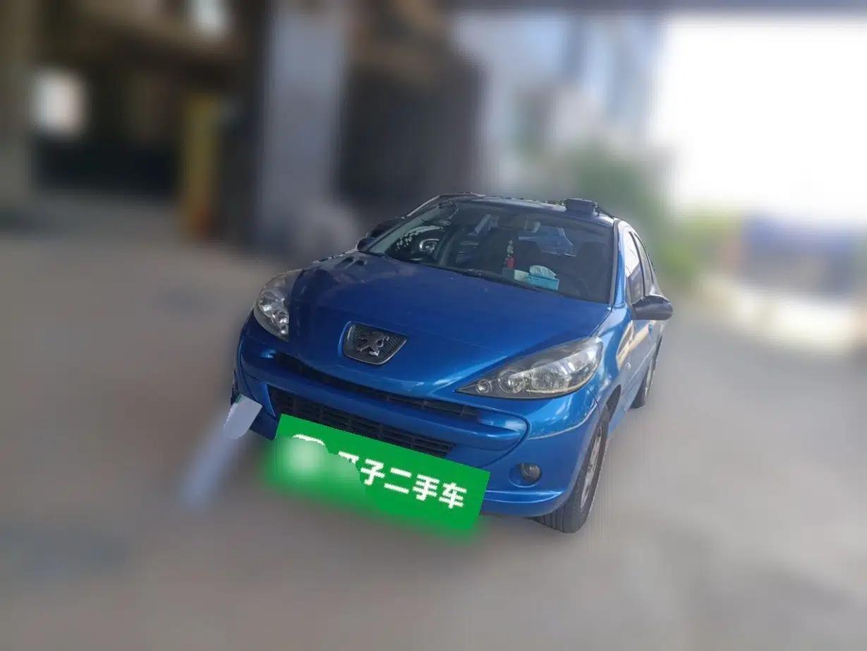 Peugeot 207 2011 Sedan 1.4L Manual Yule Edition — миниатюра 1