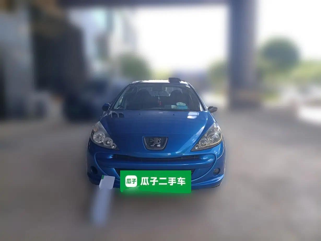 Peugeot 207 2011 Sedan 1.4L Manual Yule Edition — миниатюра 2