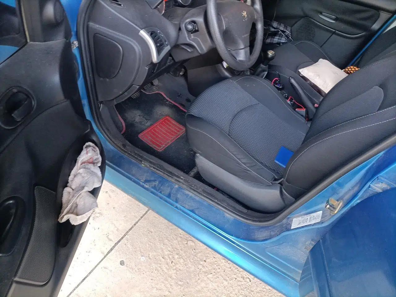Peugeot 207 2011 Sedan 1.4L Manual Yule Edition — миниатюра 15