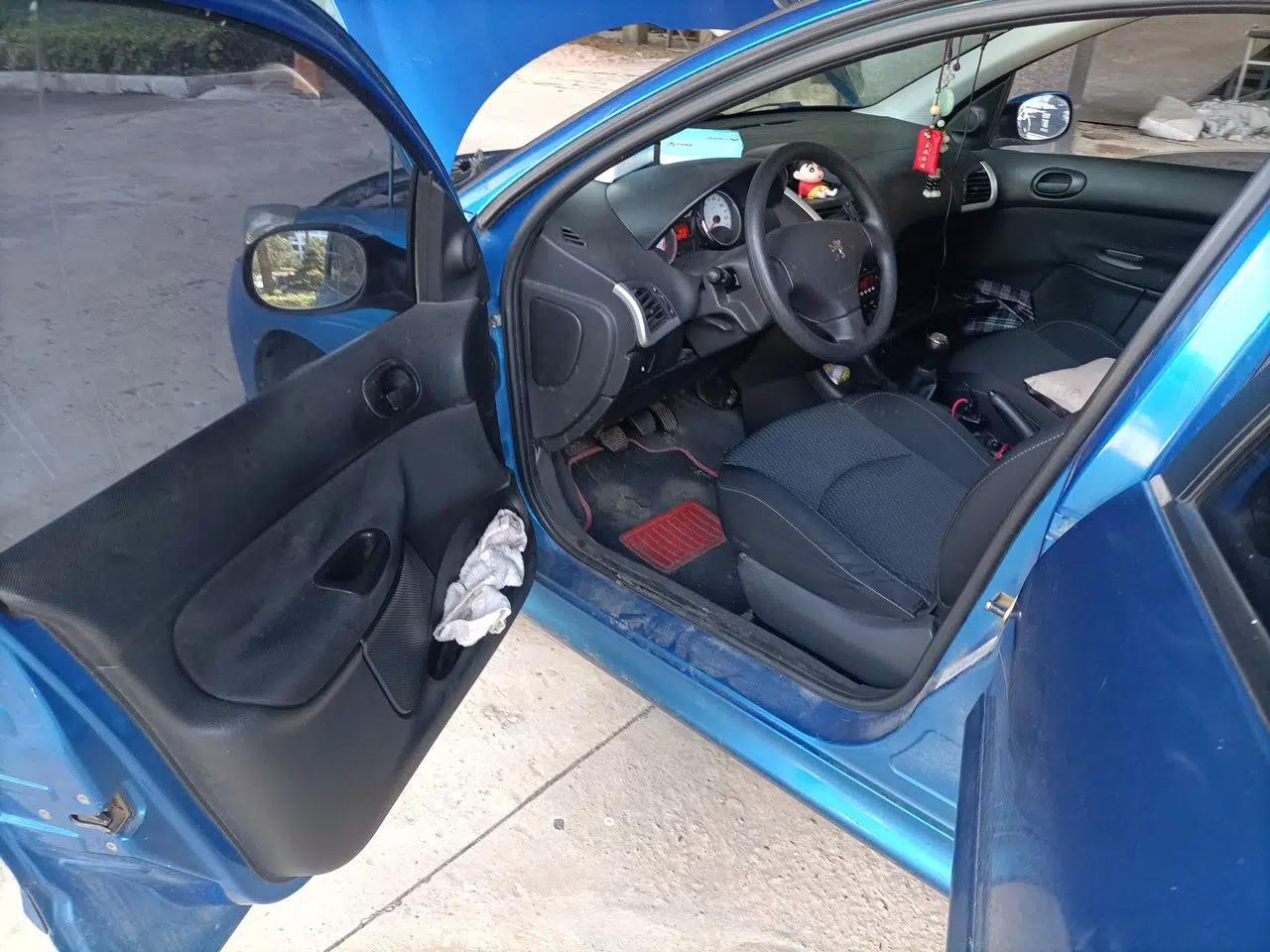 Peugeot 207 2011 Sedan 1.4L Manual Yule Edition — миниатюра 16