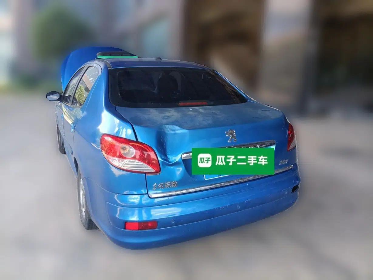 Peugeot 207 2011 Sedan 1.4L Manual Yule Edition — миниатюра 4