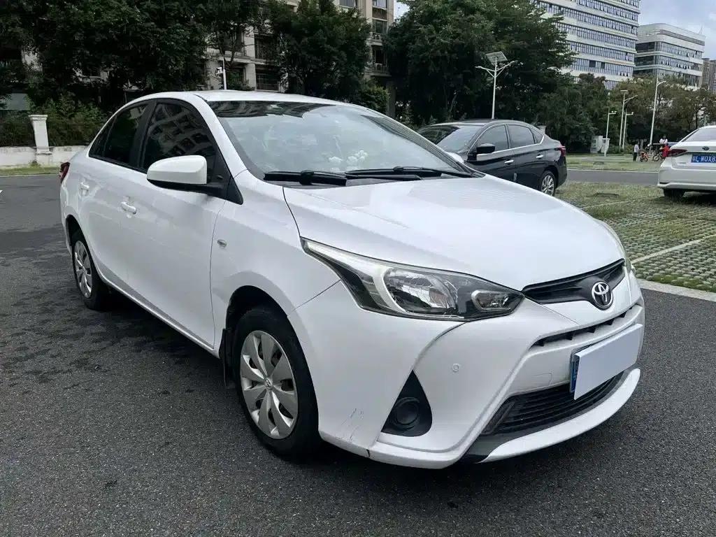 YARiS L 2017 1.5E CVT Dynamic Edition — миниатюра 3