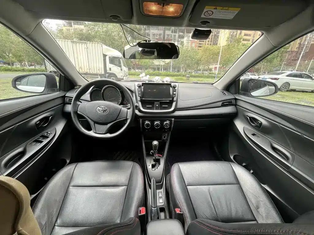 YARiS L 2017 1.5E CVT Dynamic Edition — миниатюра 6