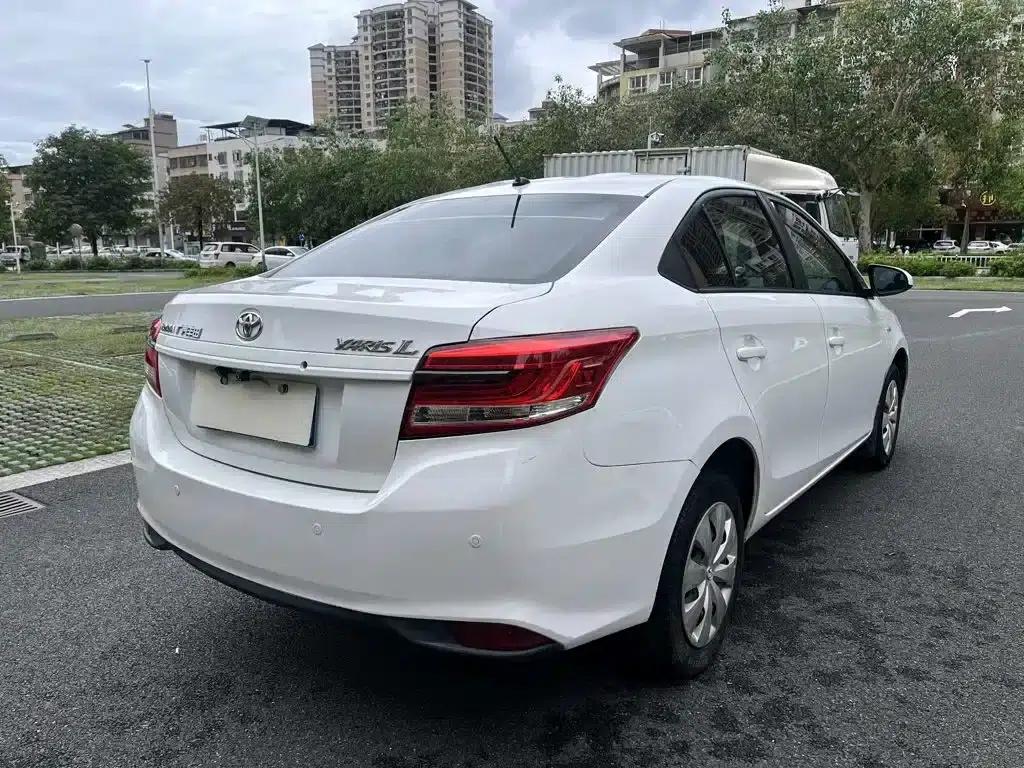 YARiS L 2017 1.5E CVT Dynamic Edition — миниатюра 7