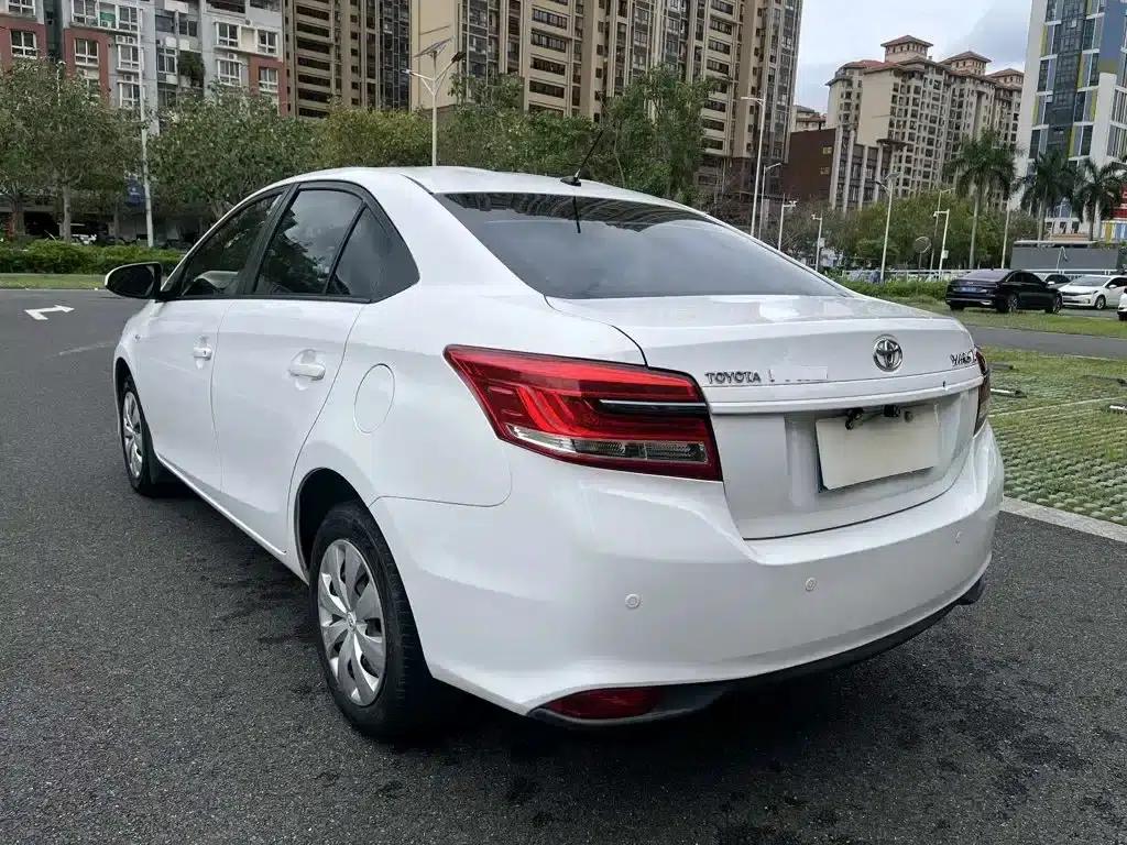 YARiS L 2017 1.5E CVT Dynamic Edition — миниатюра 9