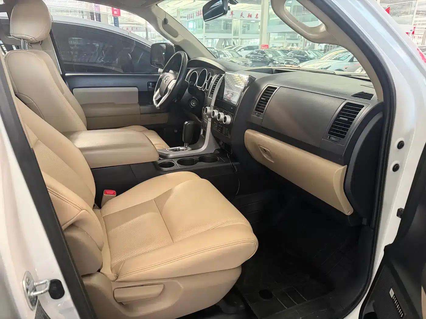 Sequoia 2010 5.7 Platinum Edition — миниатюра 10