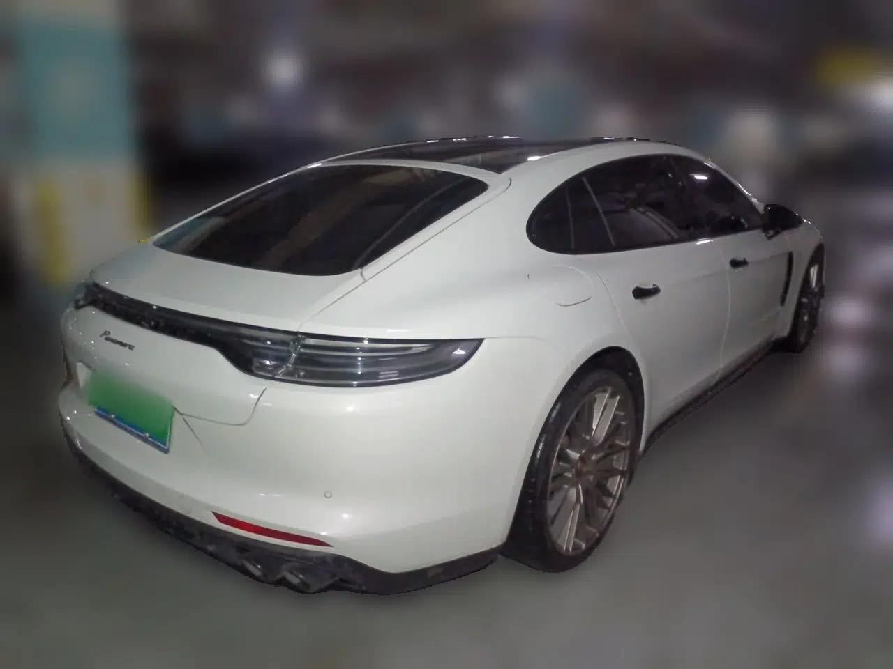 Porsche Panamera 2023-Year Restyled Panamera Executive Extended Platinum Edition 2.9T — миниатюра 6