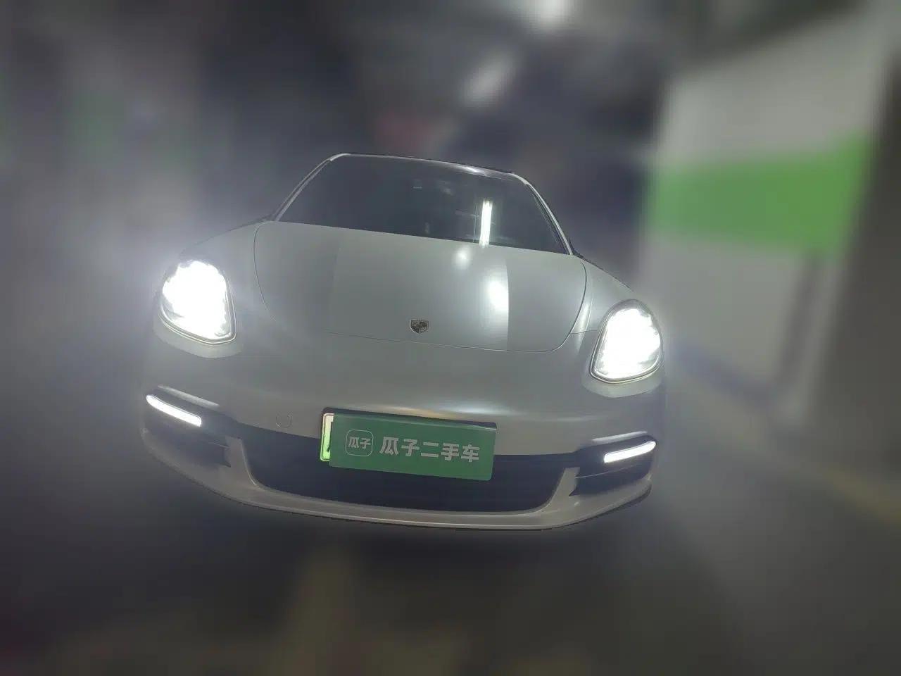 Porsche Panamera 2017 Panamera 4 E-Hybrid Executive Long Wheelbase 2.9T — миниатюра 2
