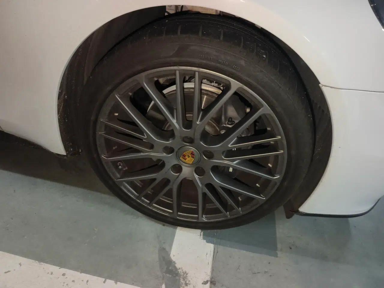 Porsche Panamera 2023 Panamera 2.9T Platinum Edition — миниатюра 8
