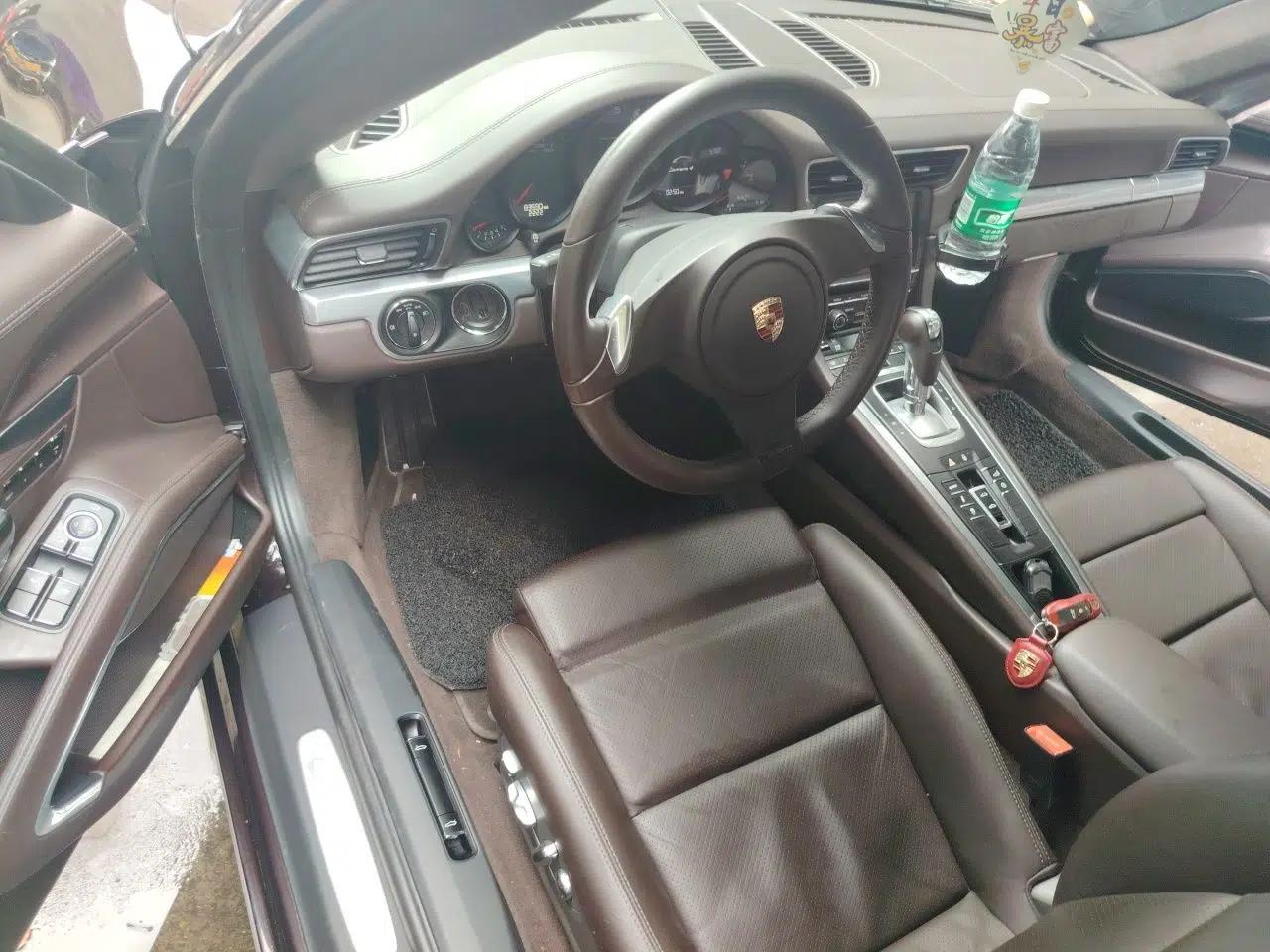 Porsche 911 2013 Carrera 4 3.4L — миниатюра 10