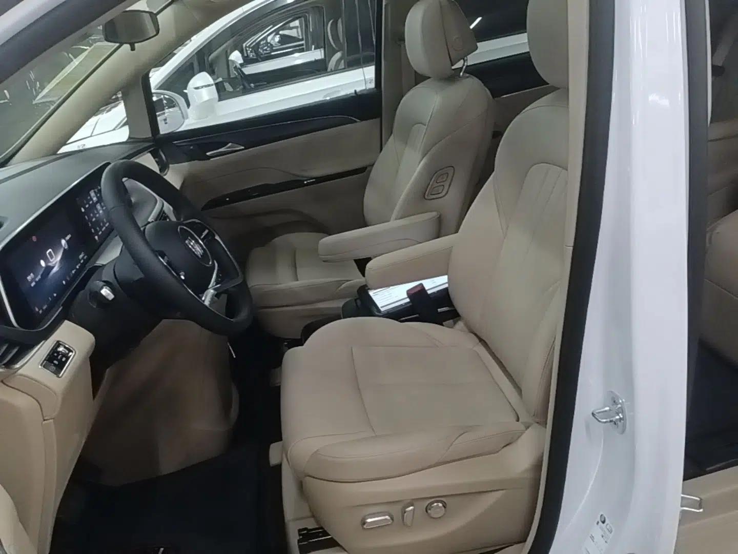 Buick GL8 New Energy 2025 Lu Shang Luxury Edition 7-Seater — миниатюра 17