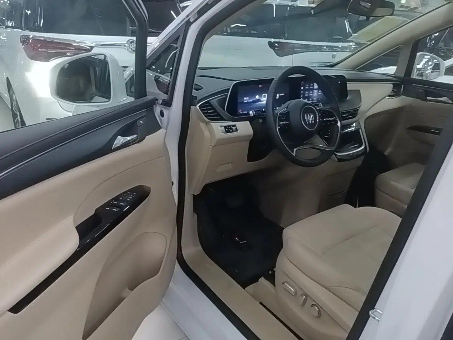 Buick GL8 New Energy 2025 Lu Shang Luxury Edition 7-Seater — миниатюра 18