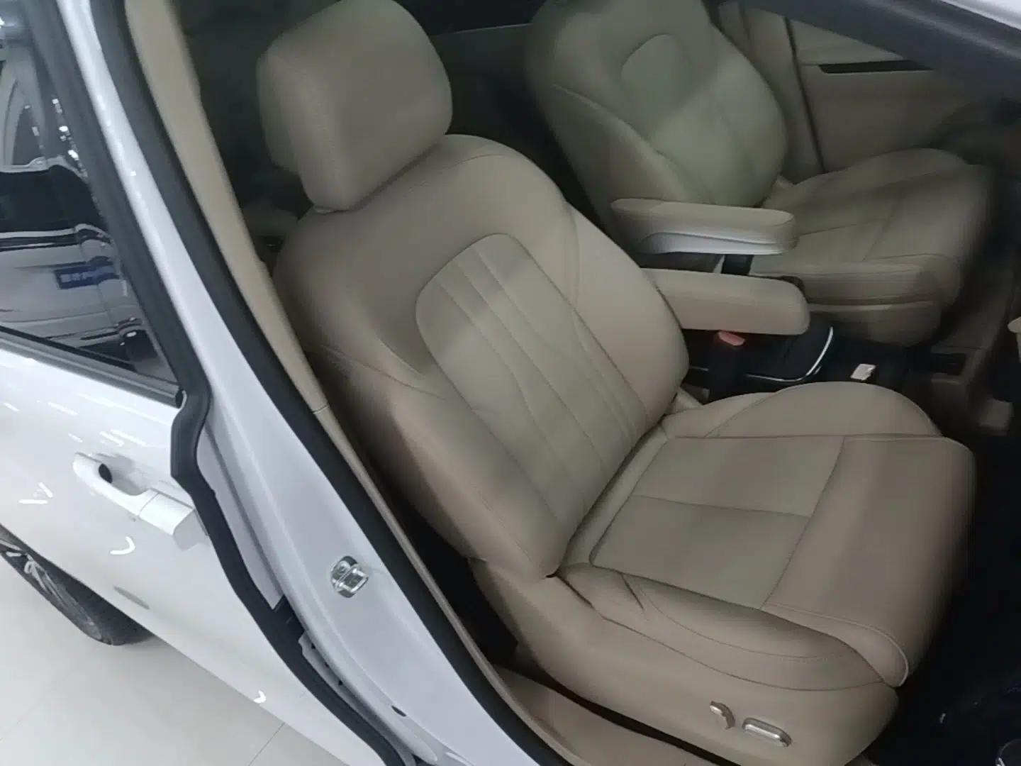Buick GL8 New Energy 2025 Lu Shang Luxury Edition 7-Seater — миниатюра 19