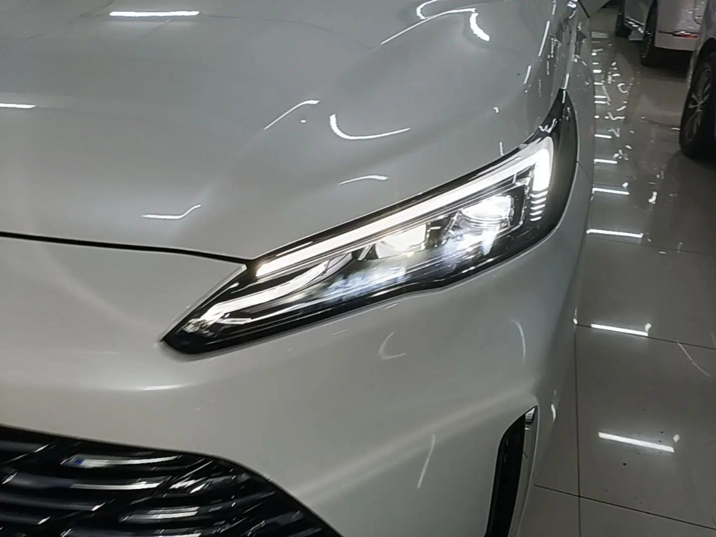 Buick GL8 New Energy 2025 Lu Shang Luxury Edition 7-Seater — миниатюра 8
