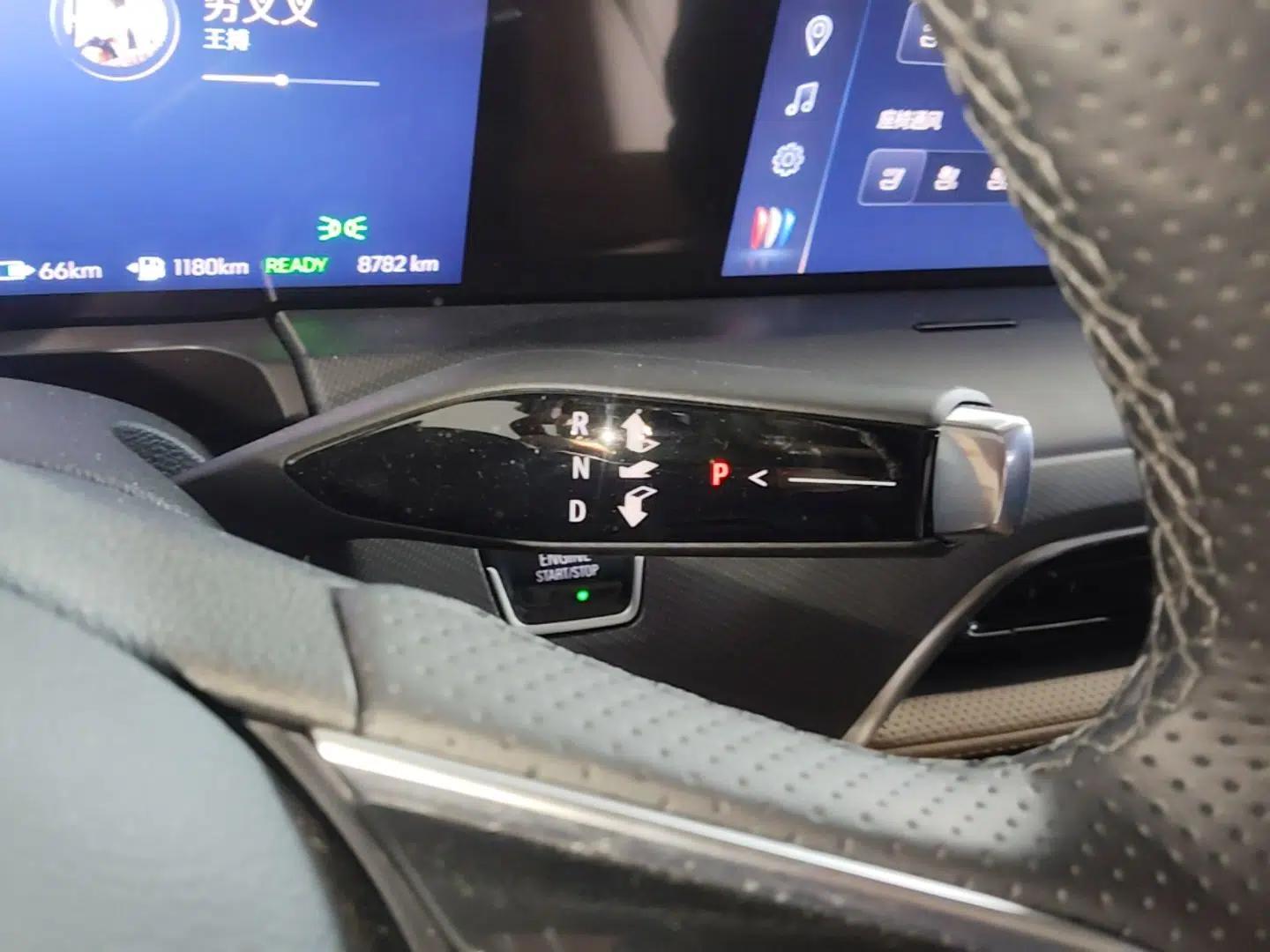 Buick GL8 New Energy 2025 Lu Shang Luxury Edition 7-Seater — миниатюра 16