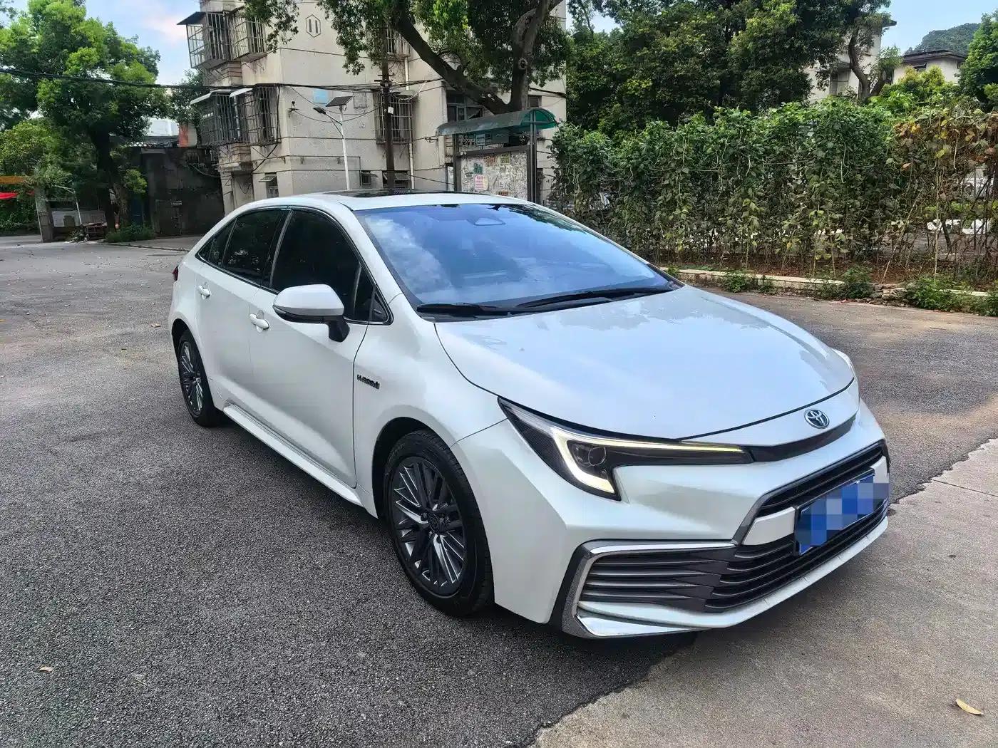 2023 Geely Lingshang Hybrid 2.0L Luxury Edition — миниатюра 2