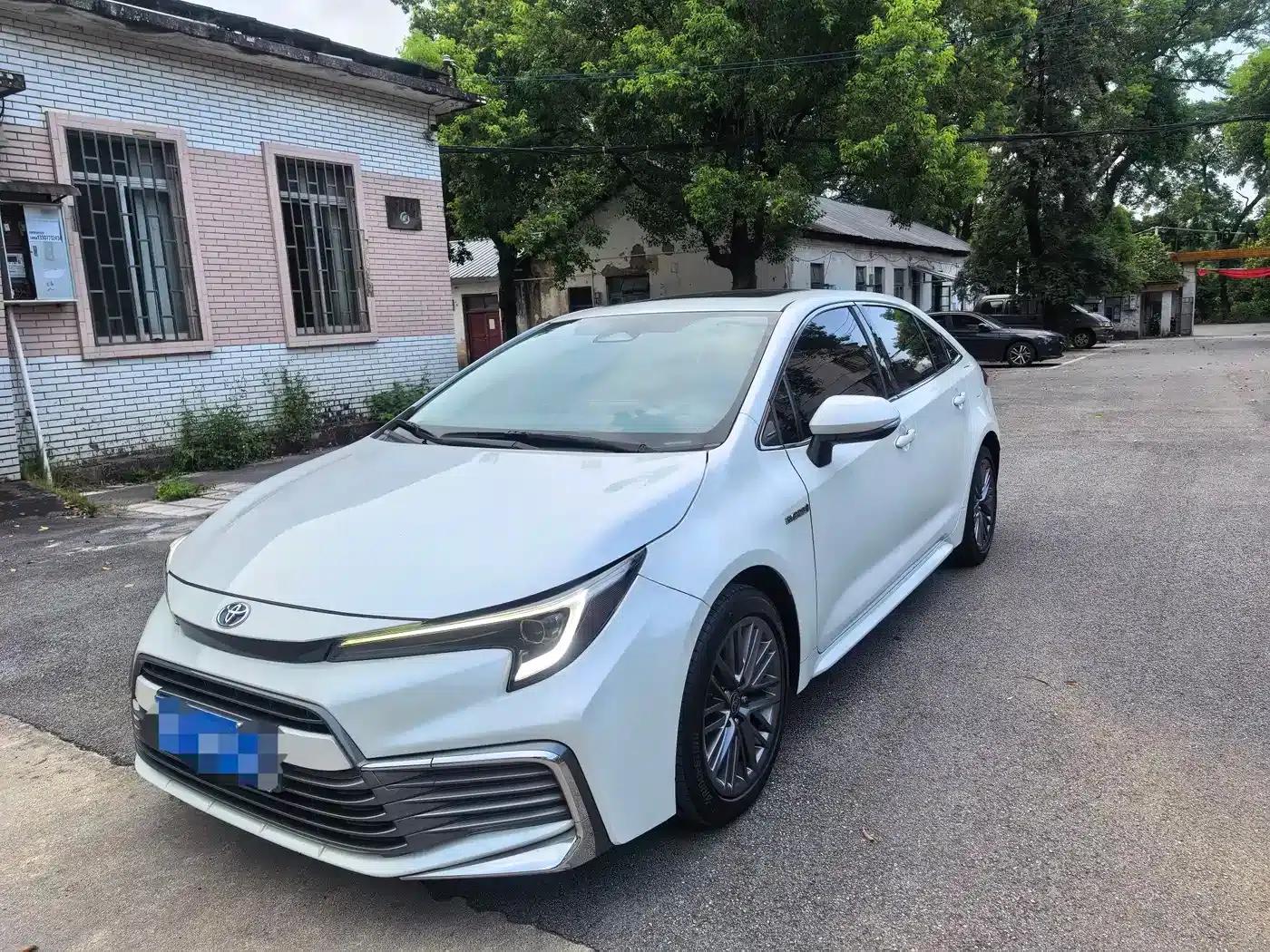 2023 Geely Lingshang Hybrid 2.0L Luxury Edition — миниатюра 3