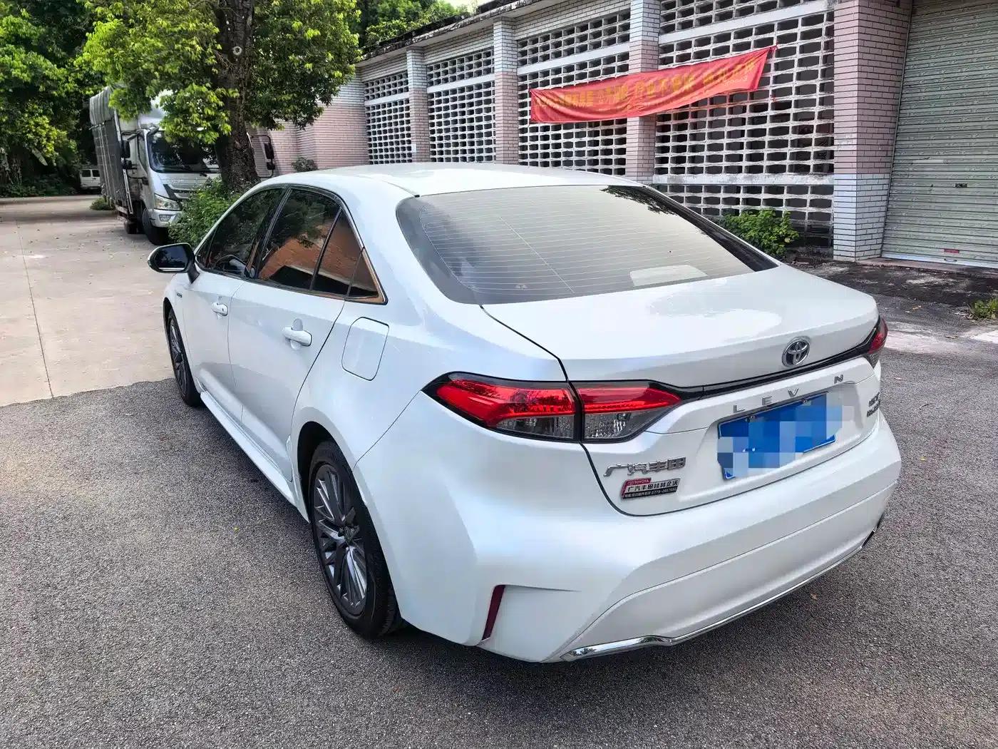 2023 Geely Lingshang Hybrid 2.0L Luxury Edition — миниатюра 4