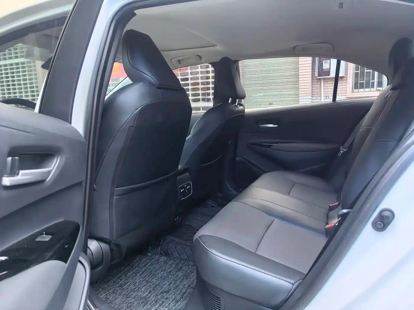 2023 Geely Lingshang Hybrid 2.0L Luxury Edition — миниатюра 8