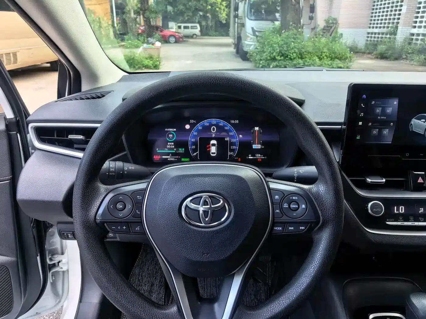 2023 Geely Lingshang Hybrid 2.0L Luxury Edition — миниатюра 10