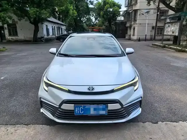 2023 Geely Lingshang Hybrid 2.0L Luxury Edition