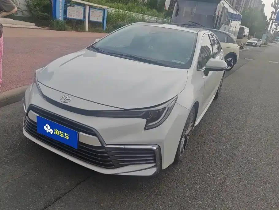 2021 Geely Lingshang 2.0L Luxury Edition — миниатюра 1