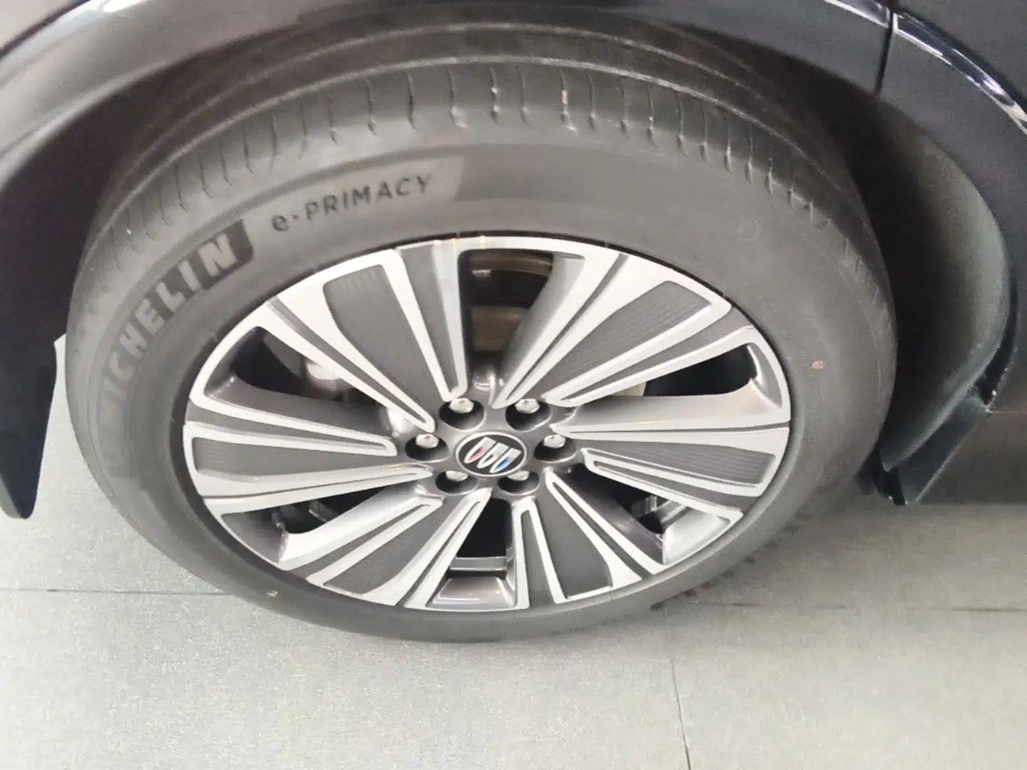 Buick E5 2023 Zhenxiang Standard Range Edition — миниатюра 11