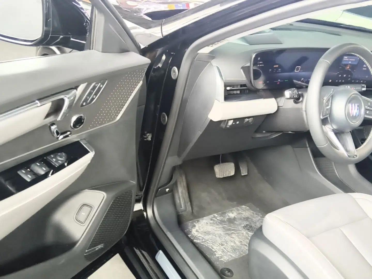 Buick E5 2023 Zhenxiang Standard Range Edition — миниатюра 18