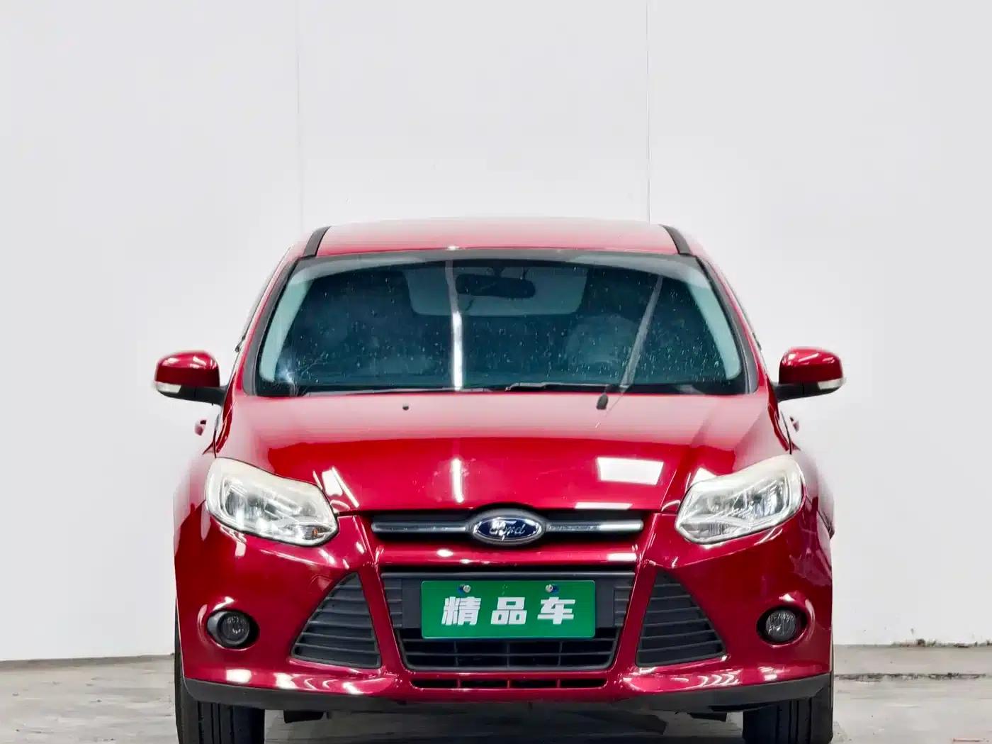Ford Focus 2012 Hatchback 1.6L Automatic Comfort — миниатюра 2