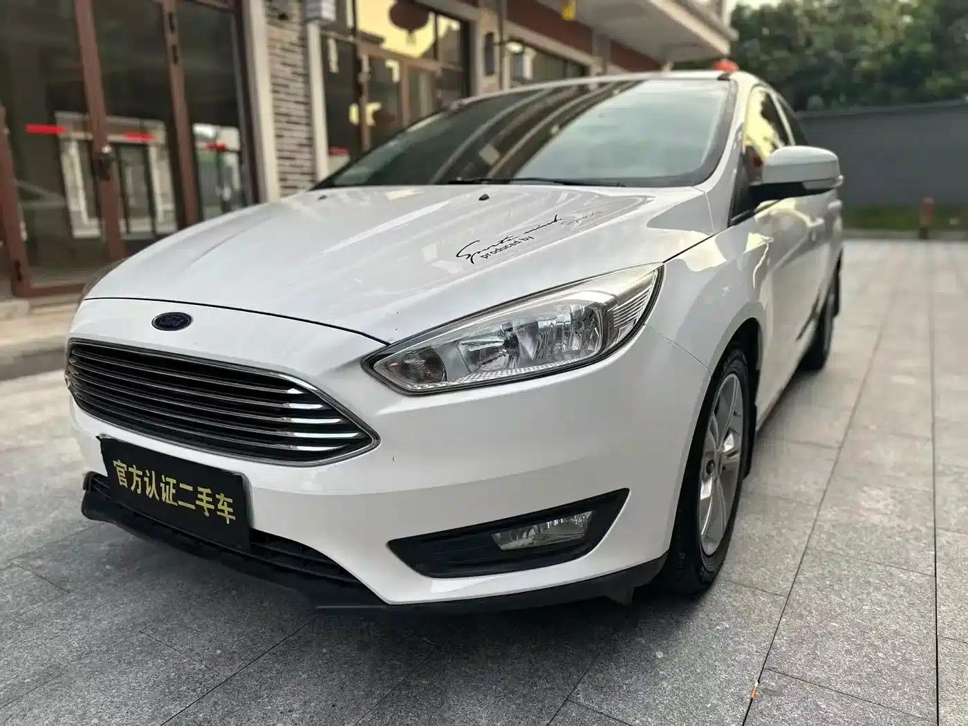 Ford Focus 2017 Sedan 1.6L Automatic Comfort Smart Edition — миниатюра 1