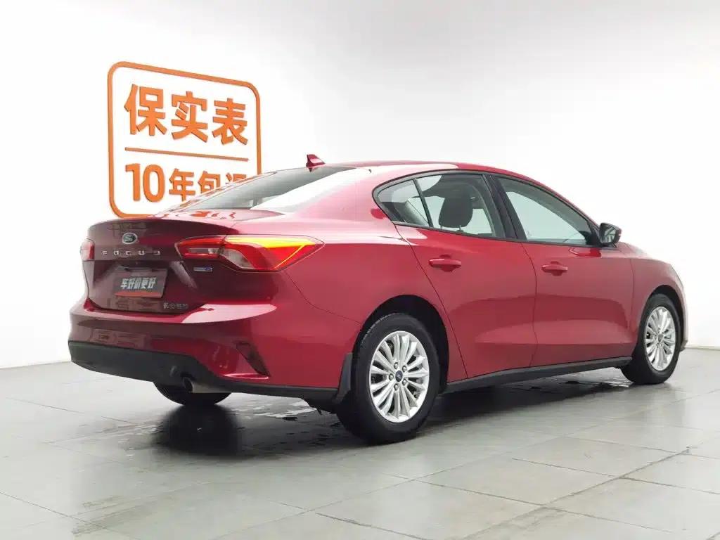 2019 Ford Focus Sedan EcoBoost 180 Automatic Trend Edition — миниатюра 2