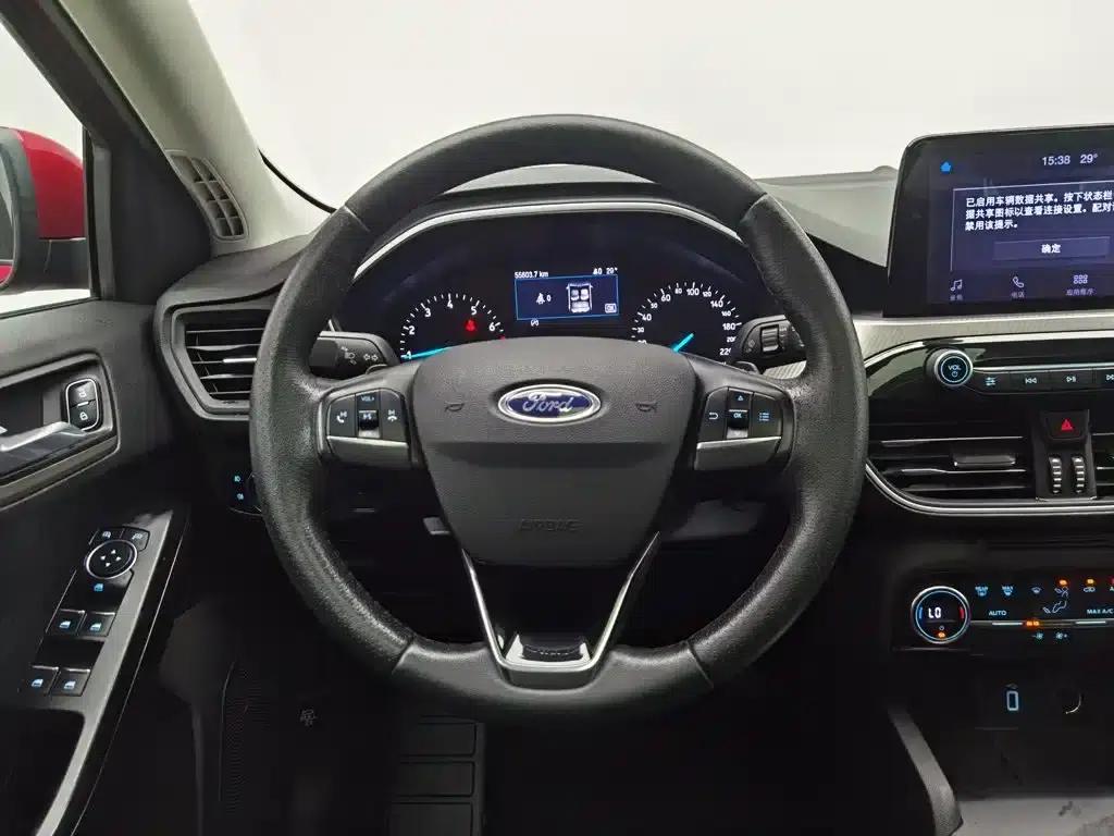 2019 Ford Focus Sedan EcoBoost 180 Automatic Trend Edition — миниатюра 11