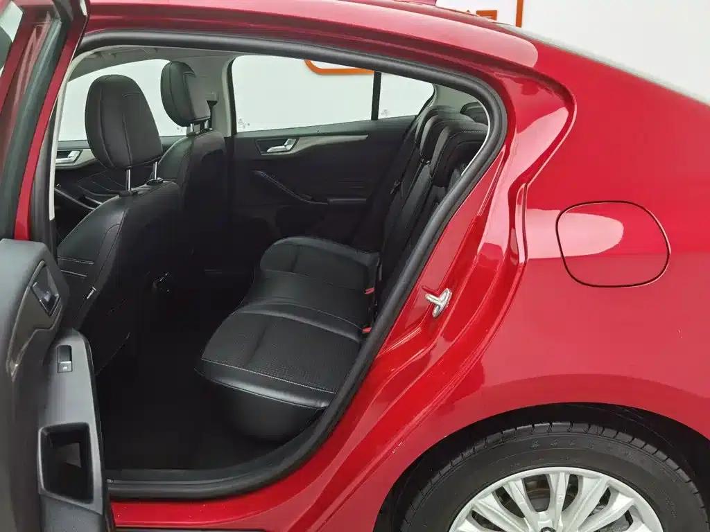 2019 Ford Focus Sedan EcoBoost 180 Automatic Trend Edition — миниатюра 15