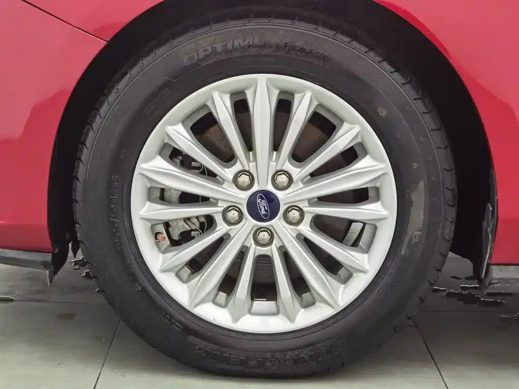 2019 Ford Focus Sedan EcoBoost 180 Automatic Trend Edition — миниатюра 17