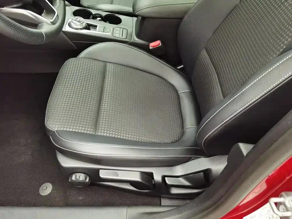 2019 Ford Focus Sedan EcoBoost 180 Automatic Trend Edition — миниатюра 20