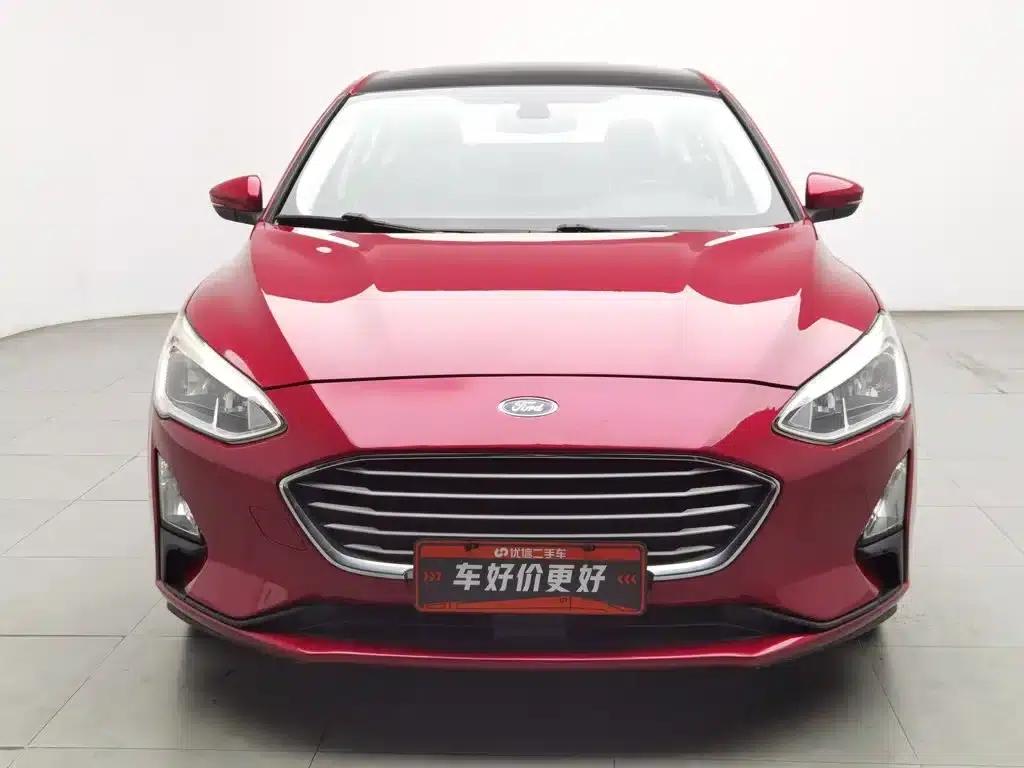 2019 Ford Focus Sedan EcoBoost 180 Automatic Trend Edition — миниатюра 3