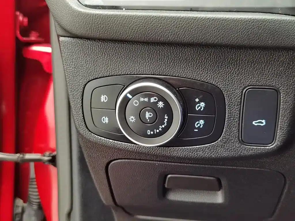 2019 Ford Focus Sedan EcoBoost 180 Automatic Trend Edition — миниатюра 21