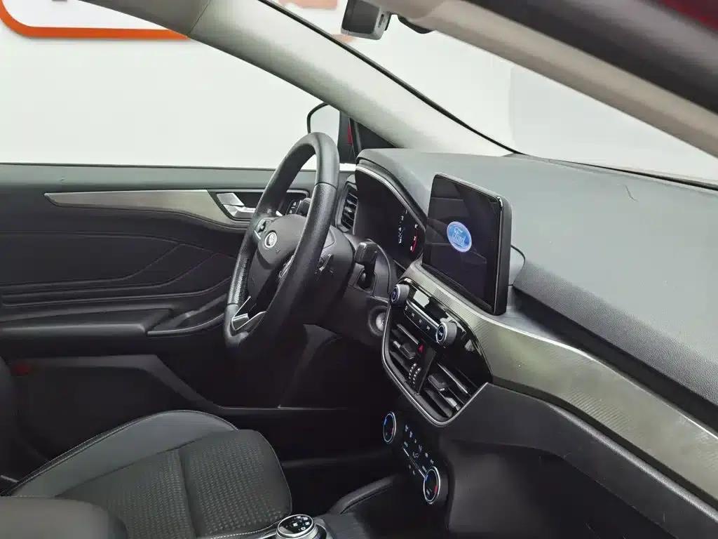 2019 Ford Focus Sedan EcoBoost 180 Automatic Trend Edition — миниатюра 22