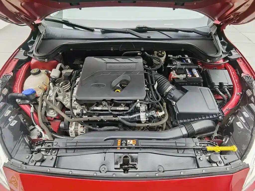 2019 Ford Focus Sedan EcoBoost 180 Automatic Trend Edition — миниатюра 6
