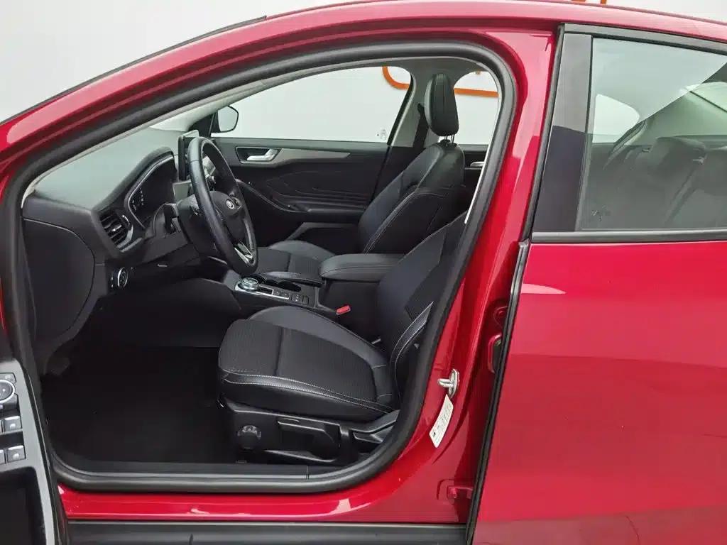 2019 Ford Focus Sedan EcoBoost 180 Automatic Trend Edition — миниатюра 10