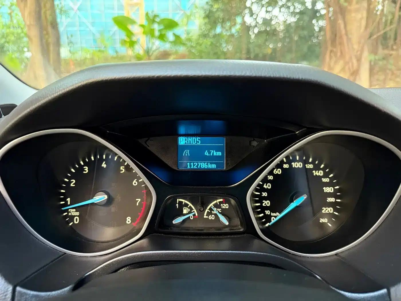 Ford Focus 2017 Sedan 1.6L Automatic Comfort Smart Edition — миниатюра 19