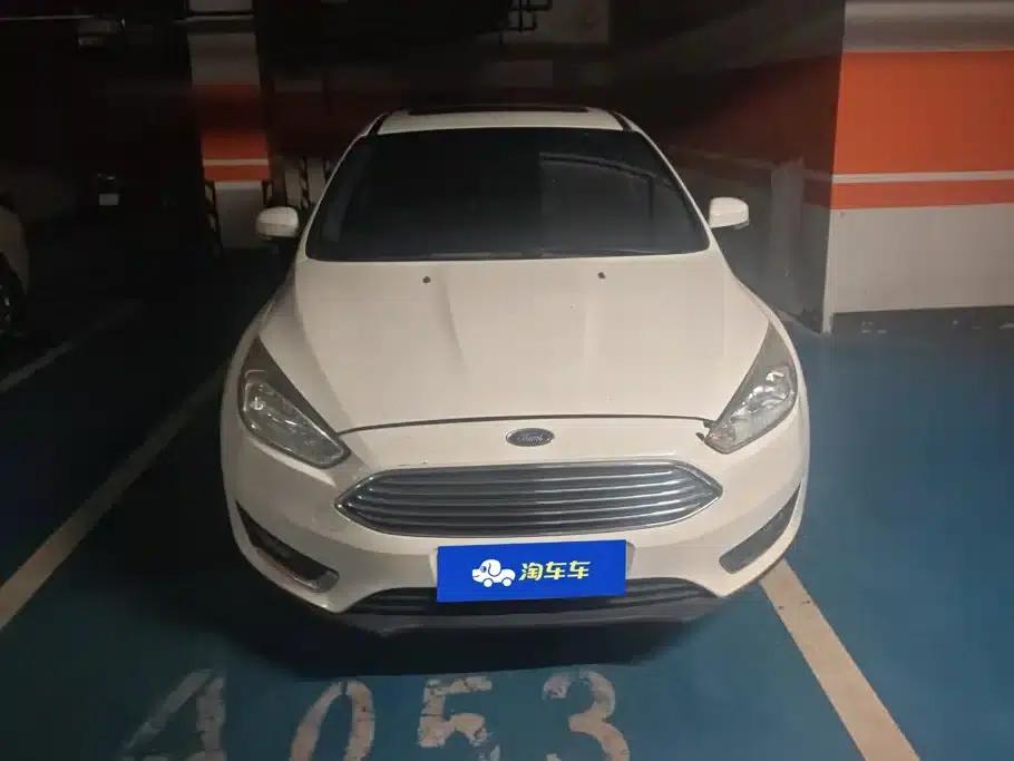 2015 Ford Focus Sedan EcoBoost 125 Automatic Super Sport Edition — миниатюра 2