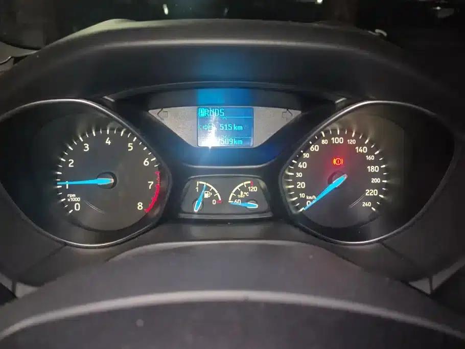 2015 Ford Focus Sedan EcoBoost 125 Automatic Super Sport Edition — миниатюра 14