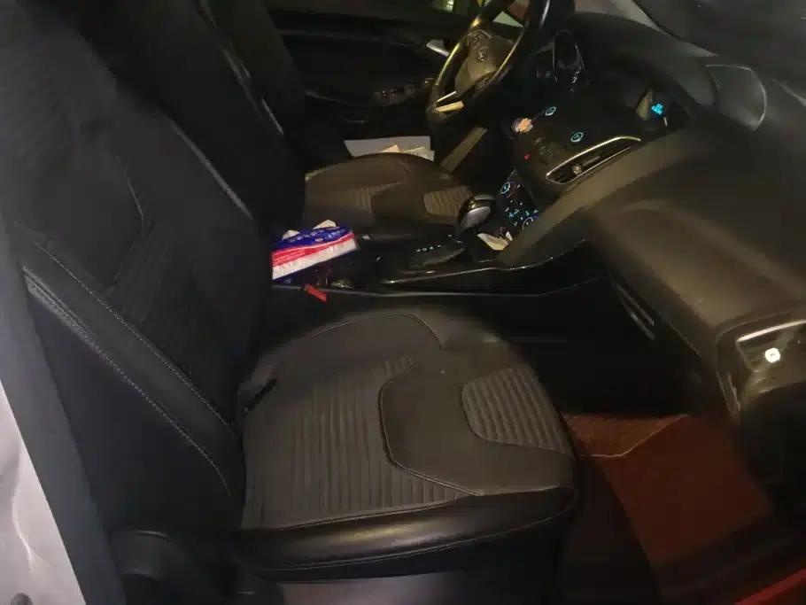 2015 Ford Focus Sedan EcoBoost 125 Automatic Super Sport Edition — миниатюра 8