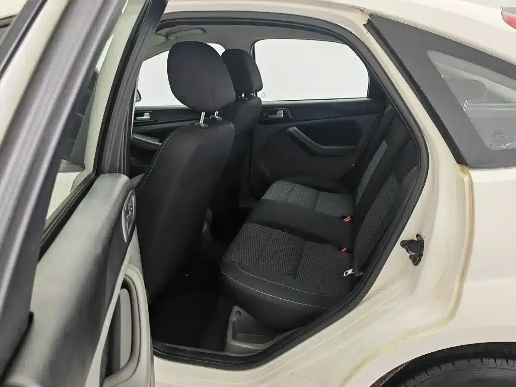 Ford Focus 2013 Hatchback Classic 1.8L Automatic Basic Model — миниатюра 15