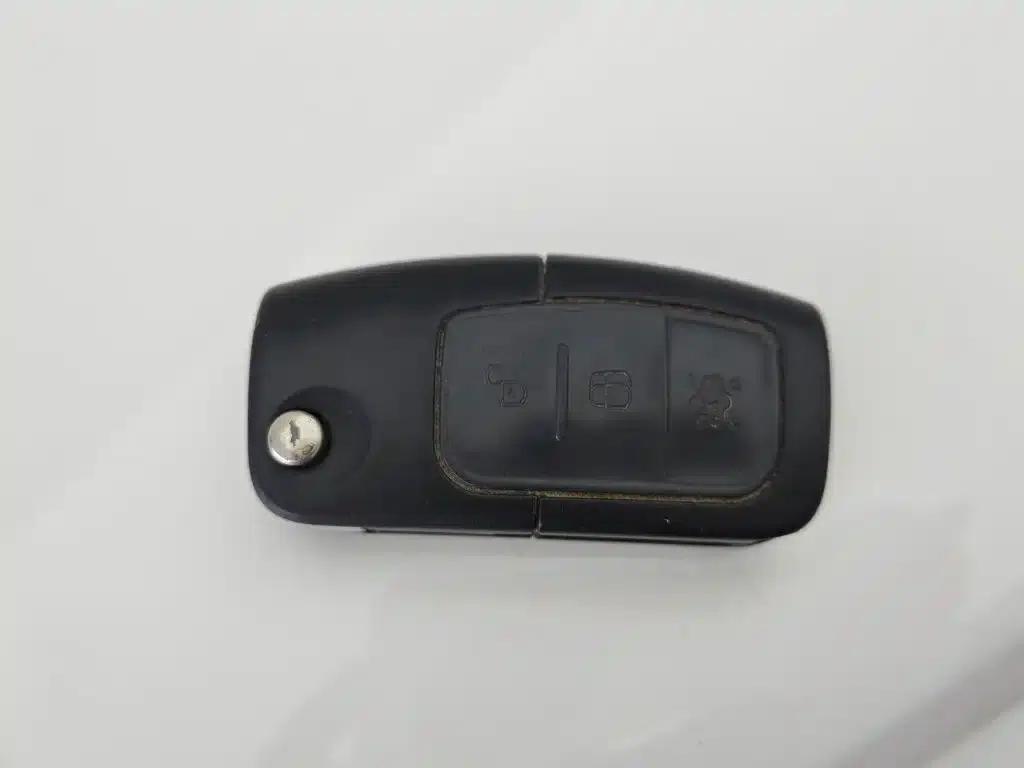 Ford Focus 2013 Hatchback Classic 1.8L Automatic Basic Model — миниатюра 19