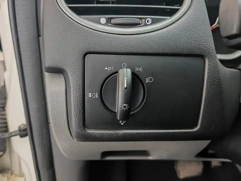Ford Focus 2013 Hatchback Classic 1.8L Automatic Basic Model — миниатюра 21