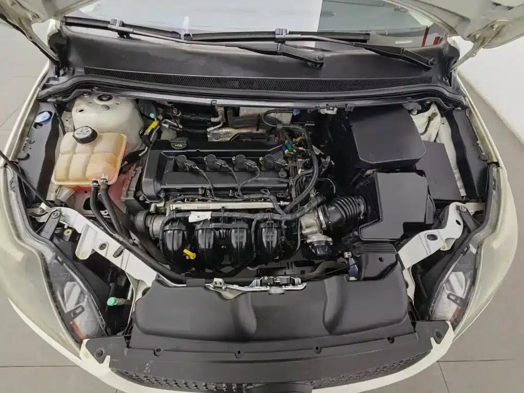 Ford Focus 2013 Hatchback Classic 1.8L Automatic Basic Model — миниатюра 6
