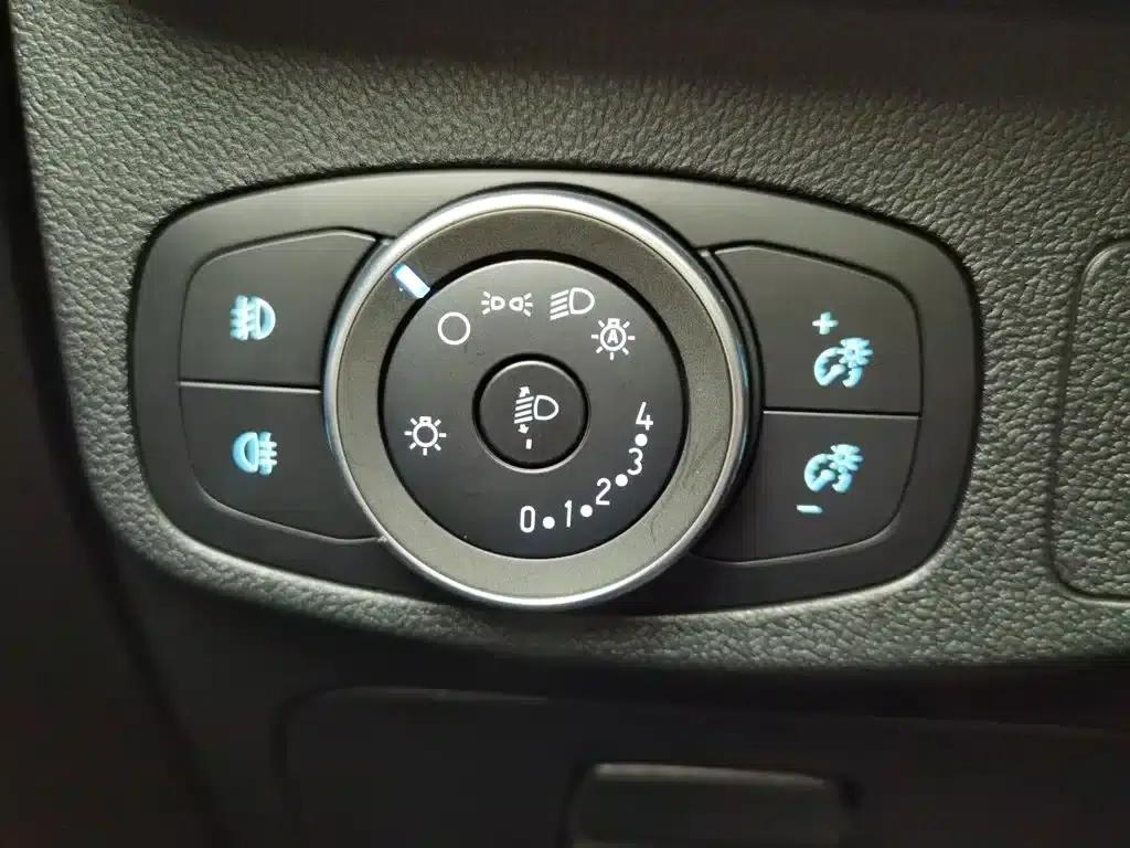 2021 Ford Focus Shooting Brake EcoBoost 180 Automatic Shooting Edition — миниатюра 21