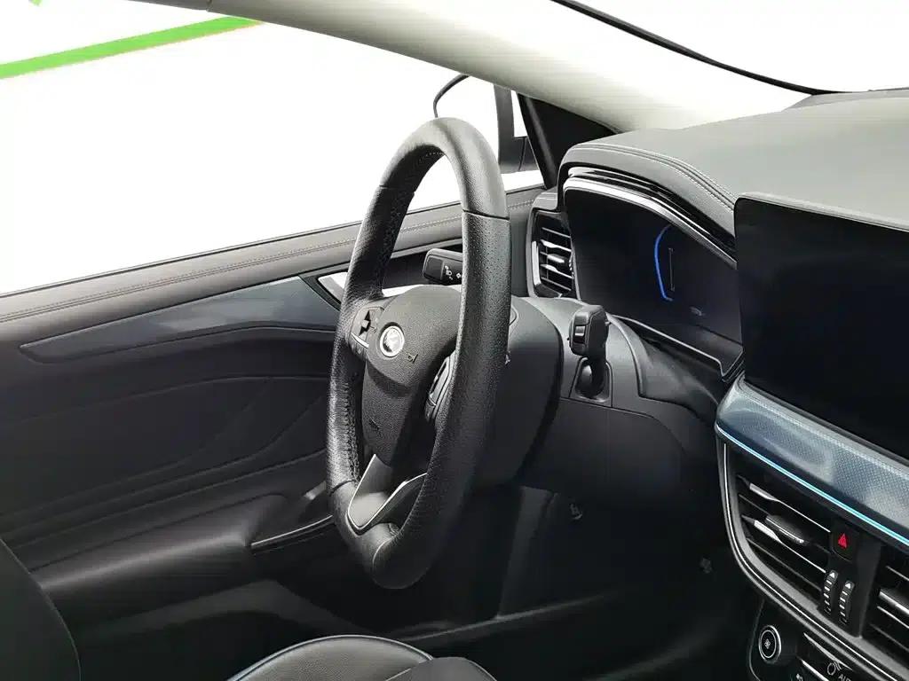 2021 Ford Focus Shooting Brake EcoBoost 180 Automatic Shooting Edition — миниатюра 22